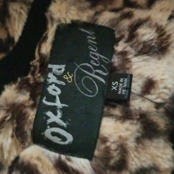 Oxford & Regant faux fur coat - Picture 3 of 9